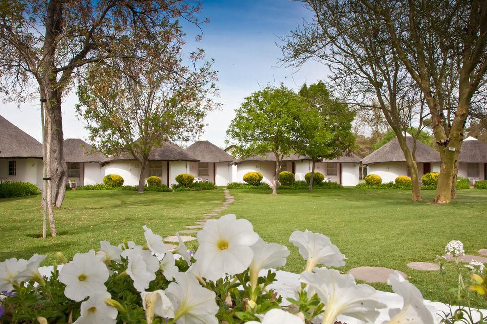 Protea Hotel By Marriott Oudtshoorn Riempie Estate Dış mekan fotoğraf