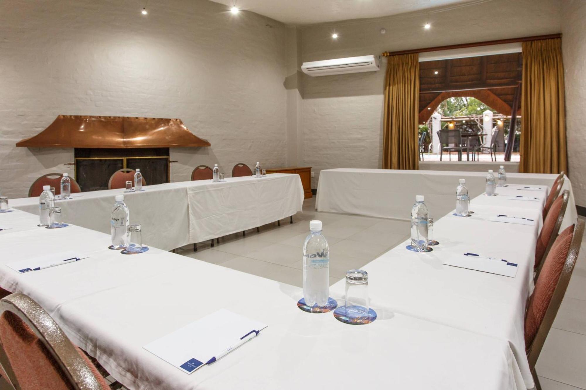 Protea Hotel By Marriott Oudtshoorn Riempie Estate Dış mekan fotoğraf