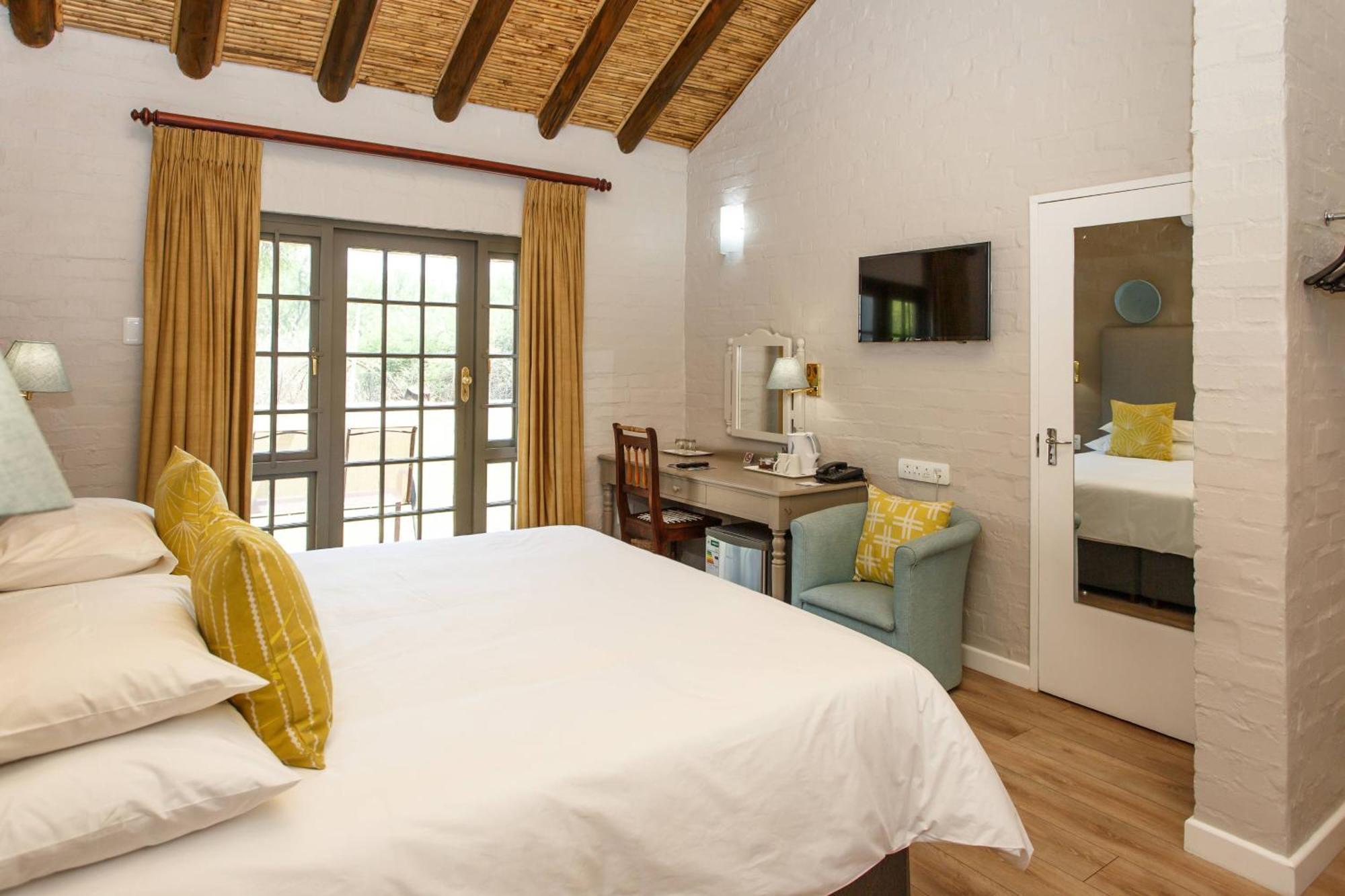 Protea Hotel By Marriott Oudtshoorn Riempie Estate Dış mekan fotoğraf