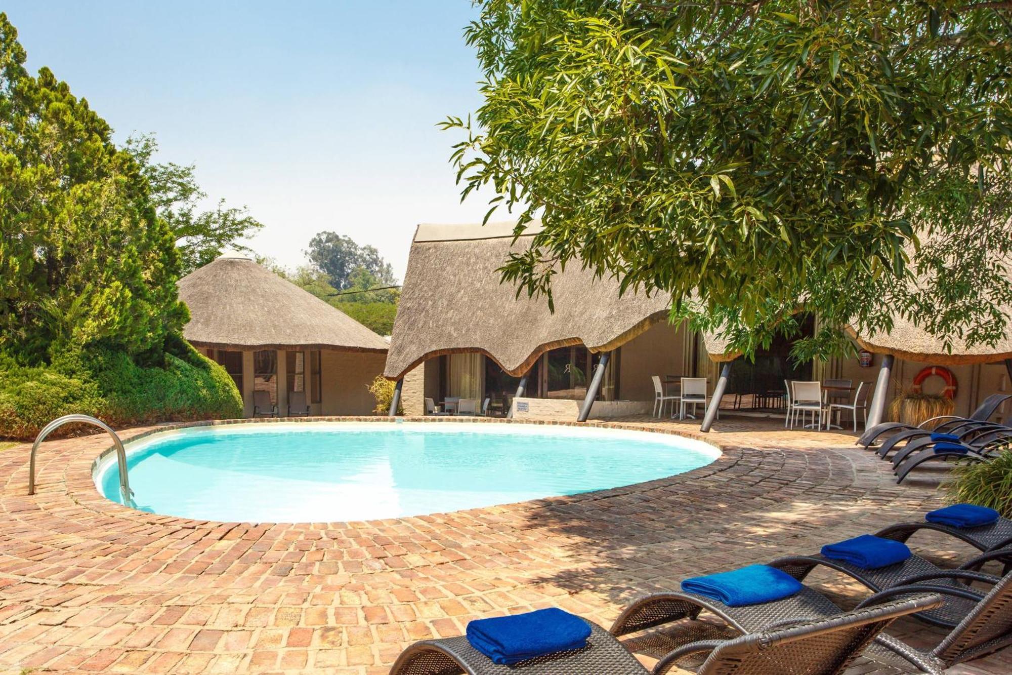 Protea Hotel By Marriott Oudtshoorn Riempie Estate Dış mekan fotoğraf