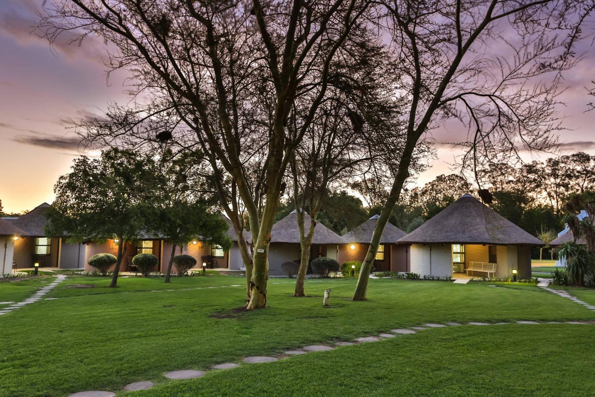 Protea Hotel By Marriott Oudtshoorn Riempie Estate Dış mekan fotoğraf