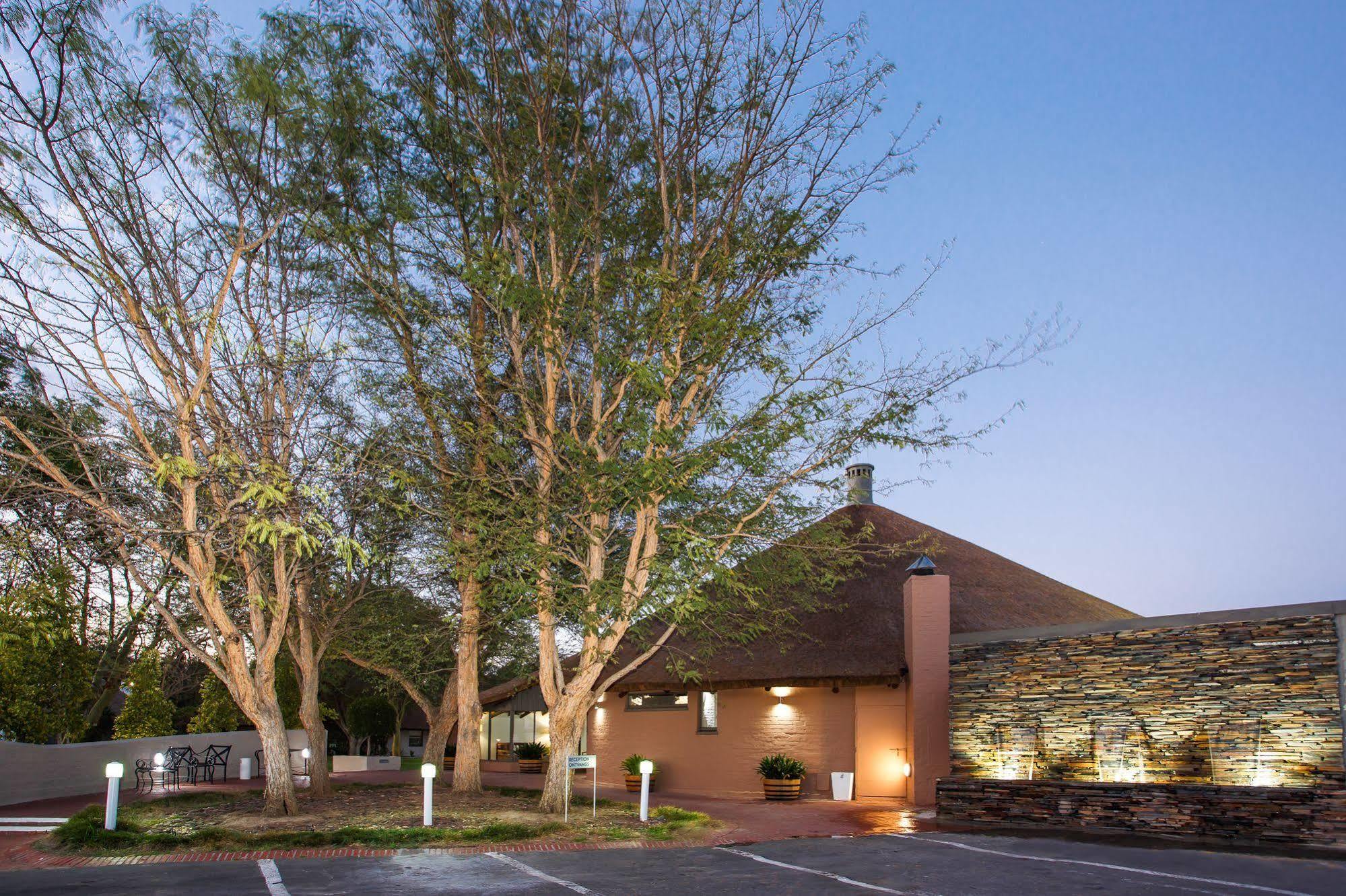 Protea Hotel By Marriott Oudtshoorn Riempie Estate Dış mekan fotoğraf
