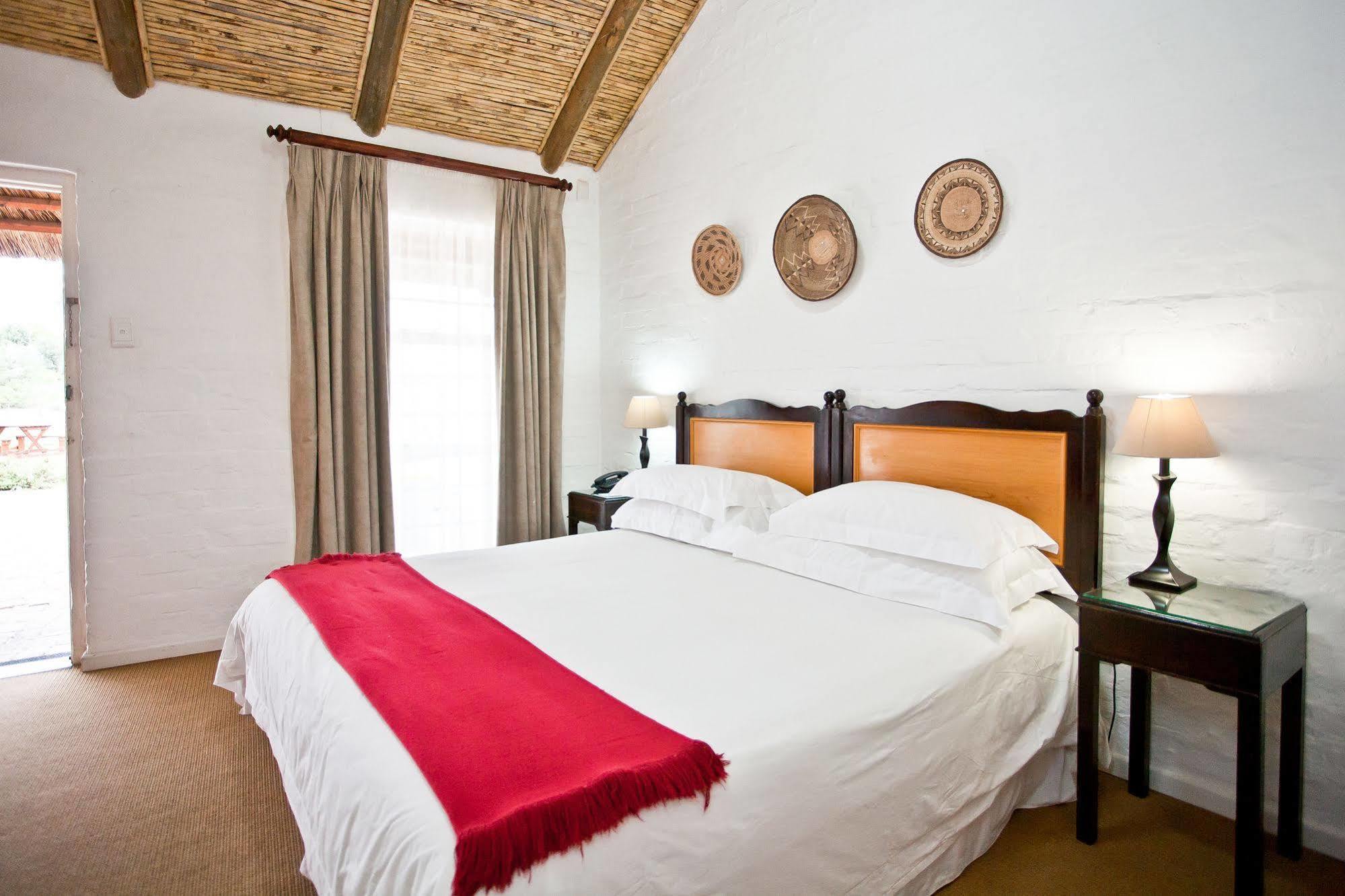 Protea Hotel By Marriott Oudtshoorn Riempie Estate Dış mekan fotoğraf